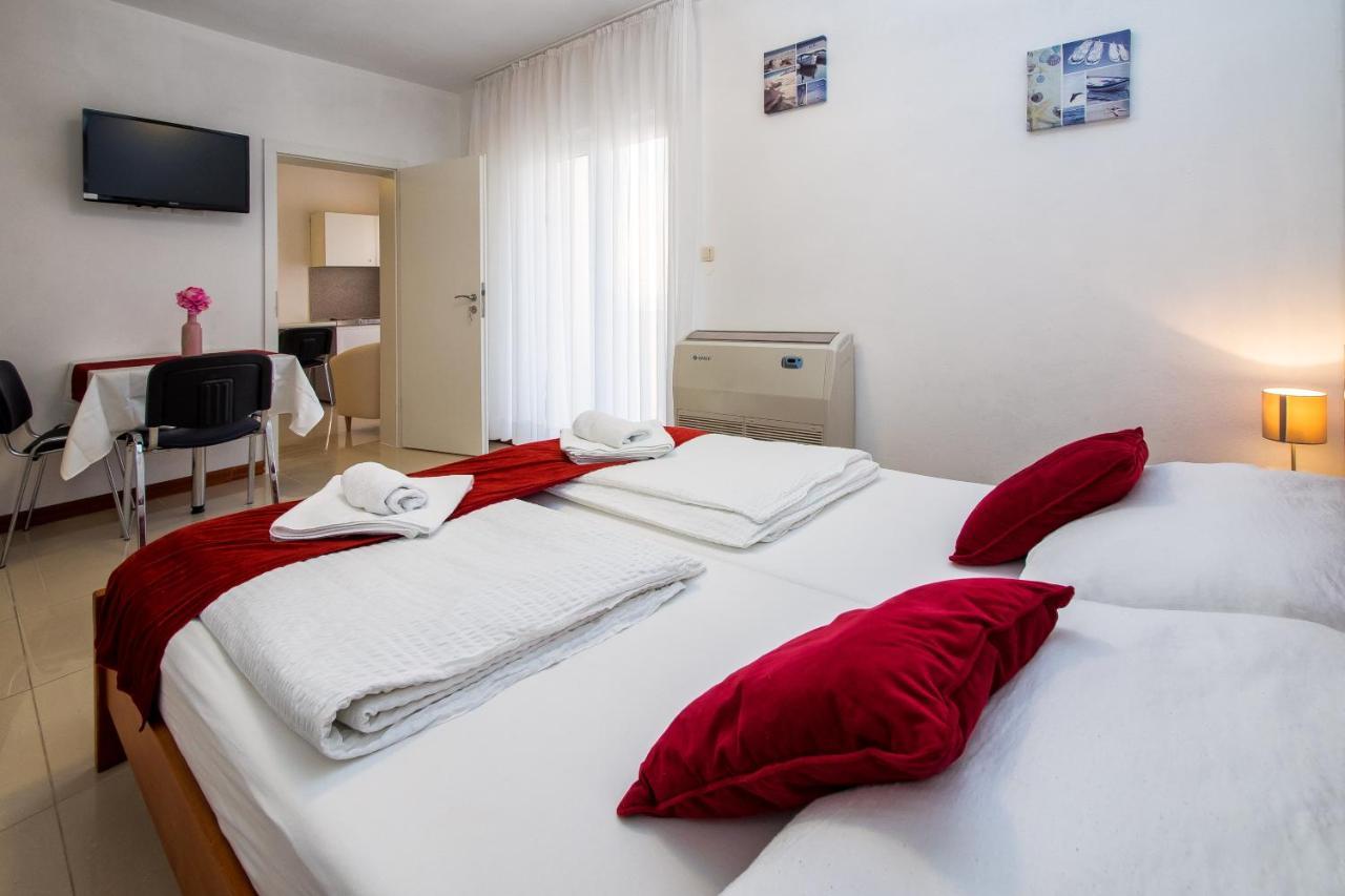 Apartments Toni 2000 Podstrana Exterior photo