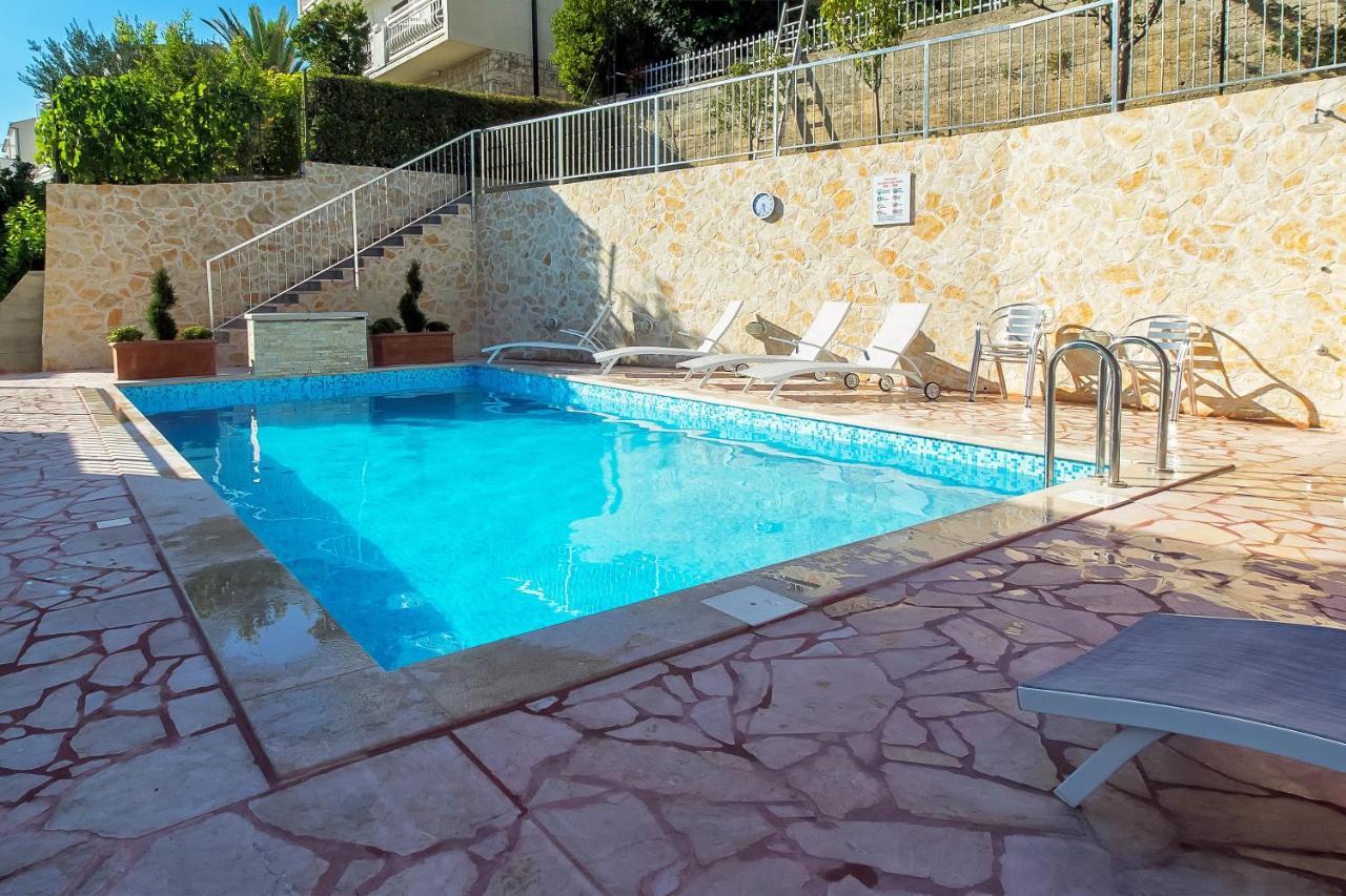 Apartments Toni 2000 Podstrana Exterior photo